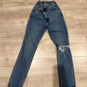 Abercrombie Curve Love Ultra High Rise 90s Straight